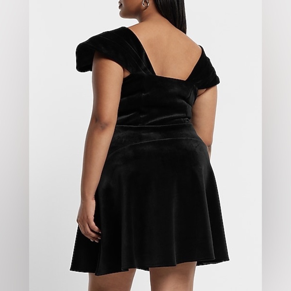 NWT Express Black Velvet Off The Shoulder Mini Fit And Flare Dress - Picture 2 of 12
